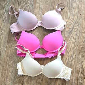 Soma 34a embraceable lace lot of 3 bras